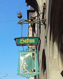 Schild der Safran-Zunft in Basel